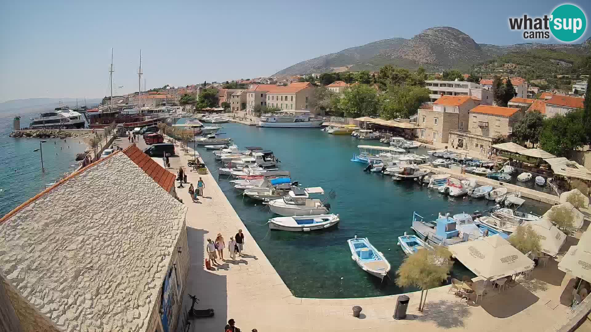 Webcam Bol Hafen – Liveblick auf Bol Riva & Marina