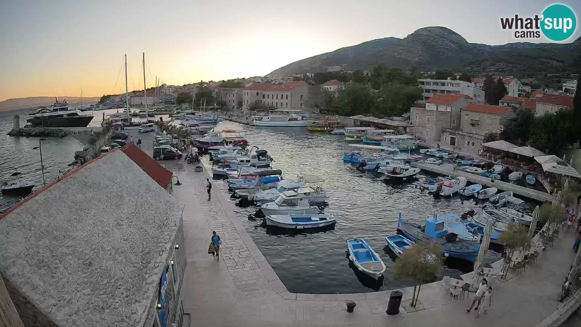 Webcam Bol Hafen – Liveblick auf Bol Riva & Marina