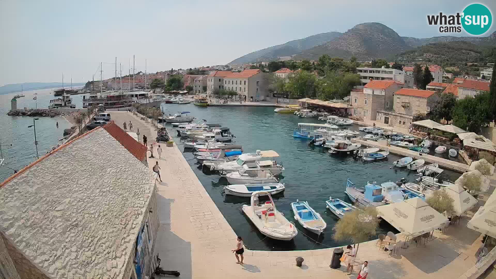 Webcam porto di Bol – Vista live sulla Riva e Marina