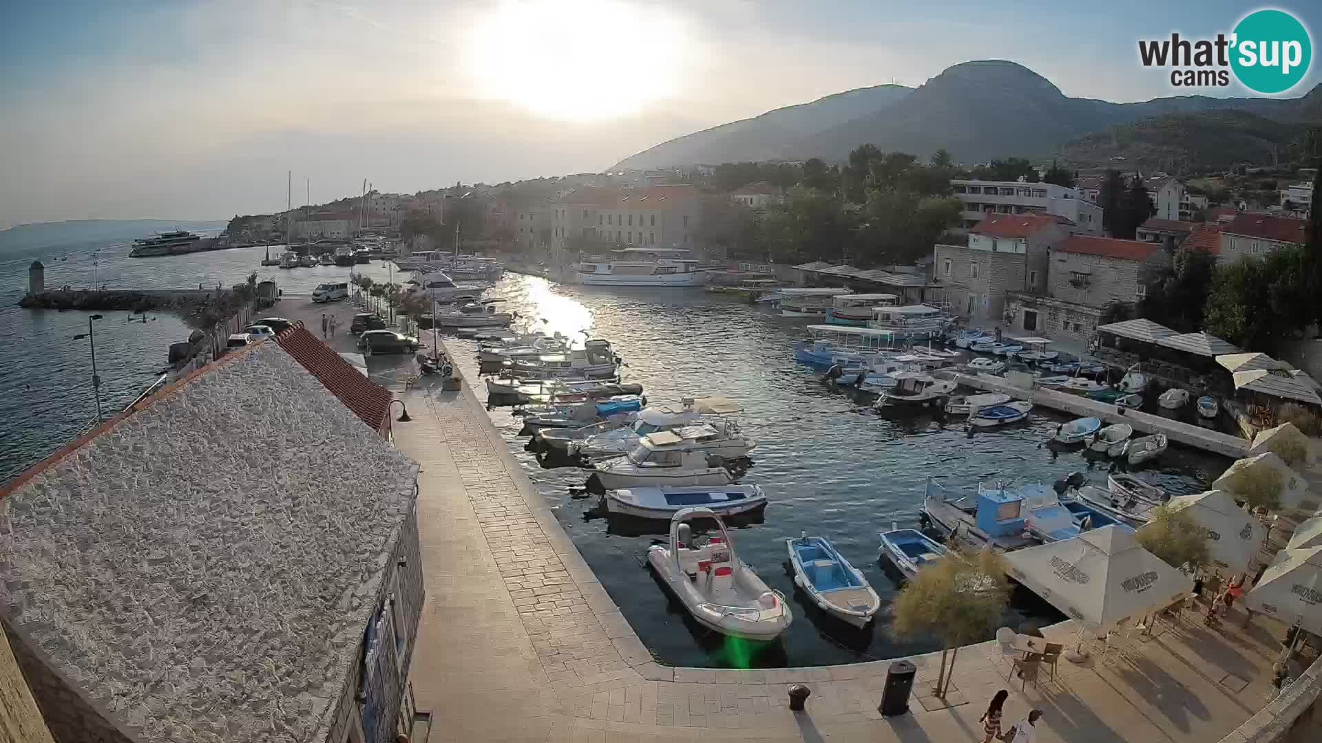 Webcam Bol Hafen – Liveblick auf Bol Riva & Marina