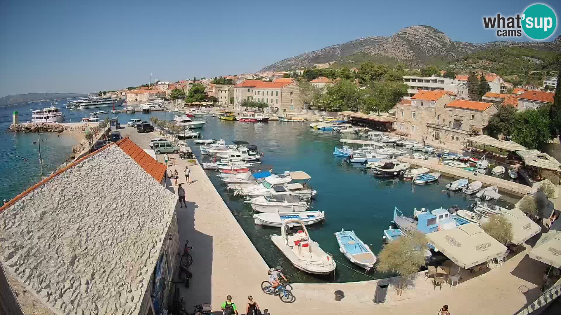 Webcam Bol Hafen – Liveblick auf Bol Riva & Marina