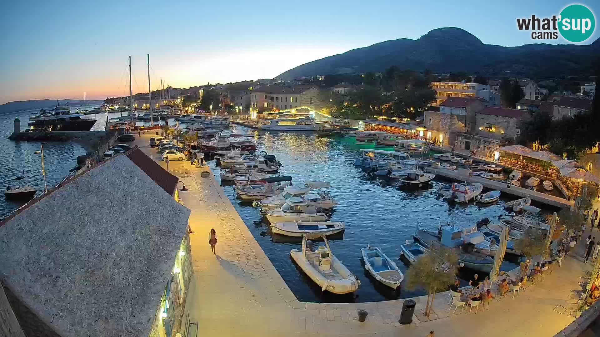 Webcam Bol Hafen – Liveblick auf Bol Riva & Marina