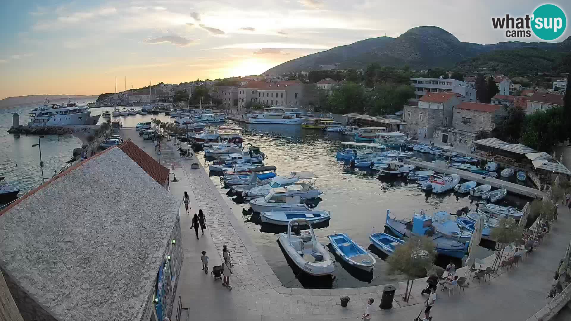 Webcam Bol Harbour – Live View of Bol Riva & Marina