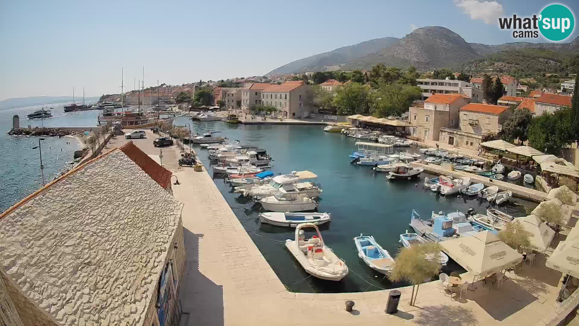 Webcam porto di Bol – Vista live sulla Riva e Marina