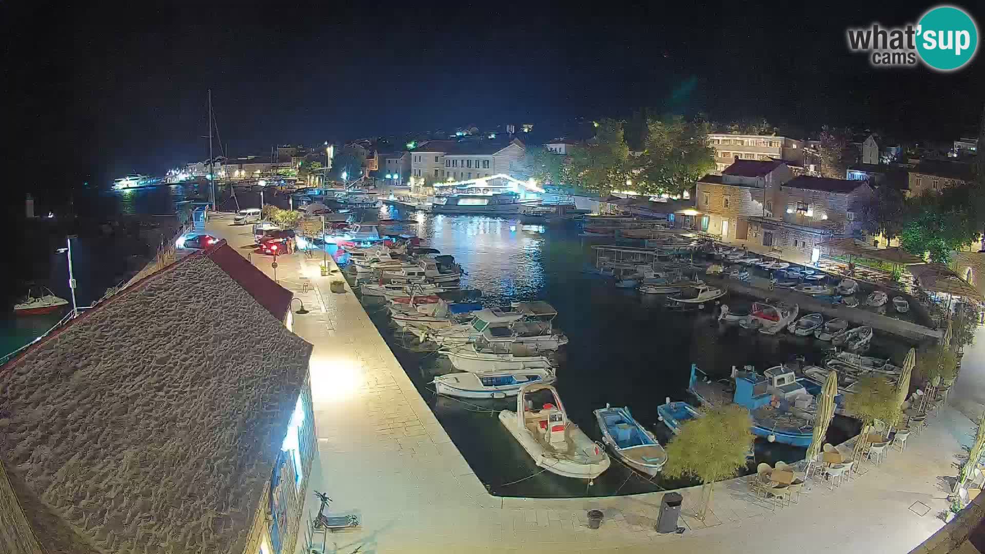 Webcam Bol Hafen – Liveblick auf Bol Riva & Marina