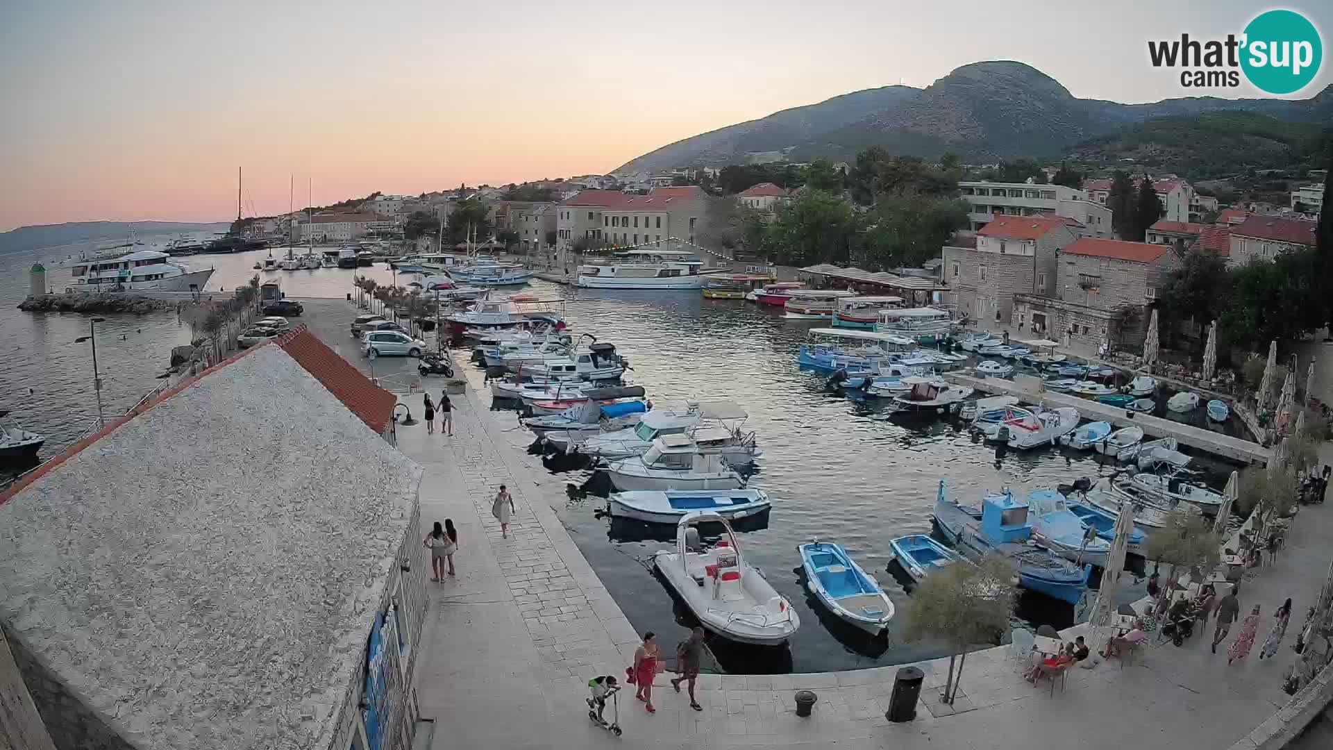 Webcam Bol Harbour – Live View of Bol Riva & Marina