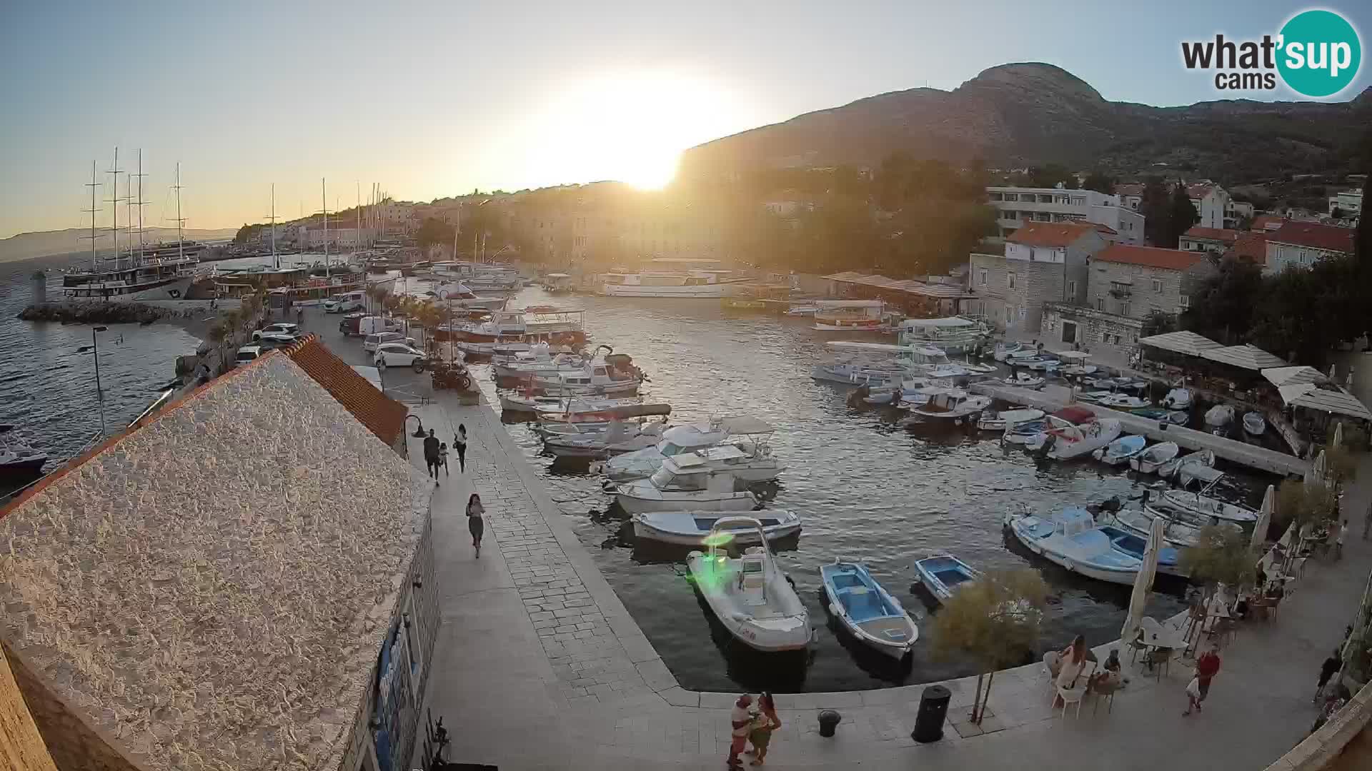 Webcam Bol Hafen – Liveblick auf Bol Riva & Marina