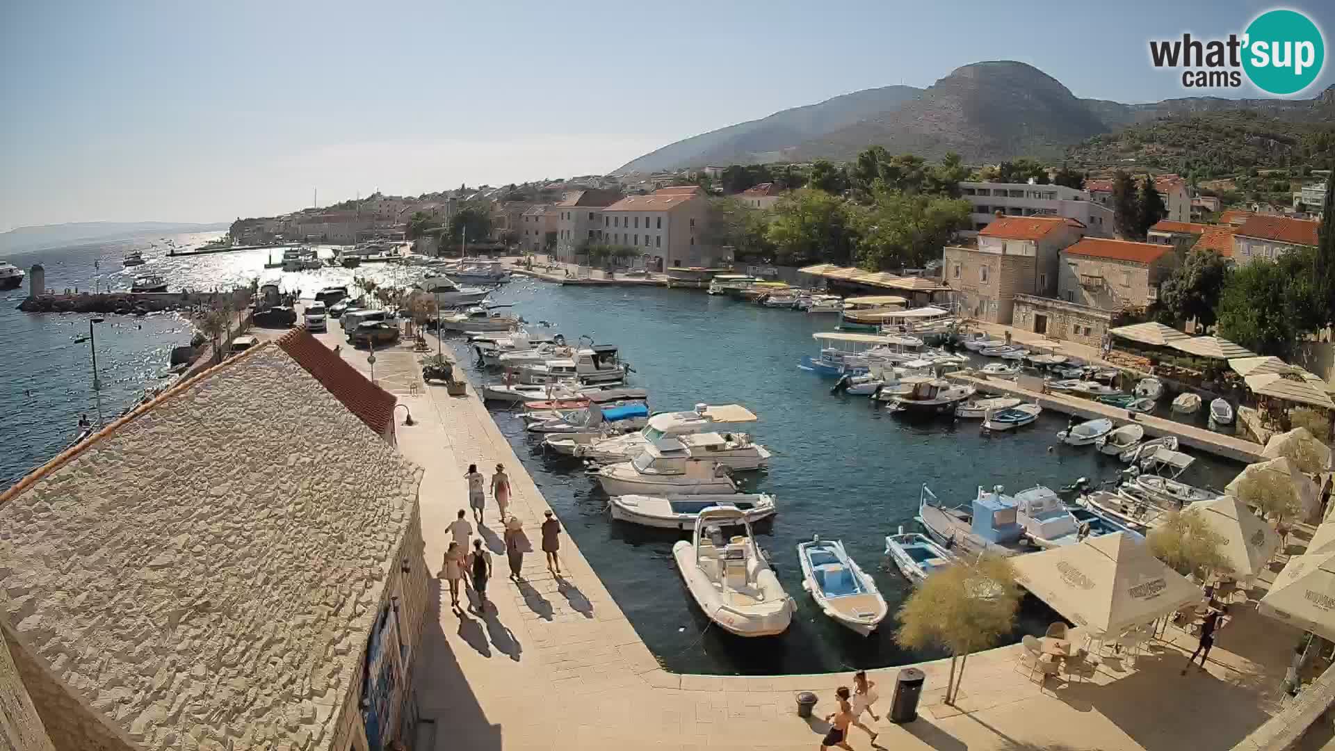 Webcam Bol Hafen – Liveblick auf Bol Riva & Marina