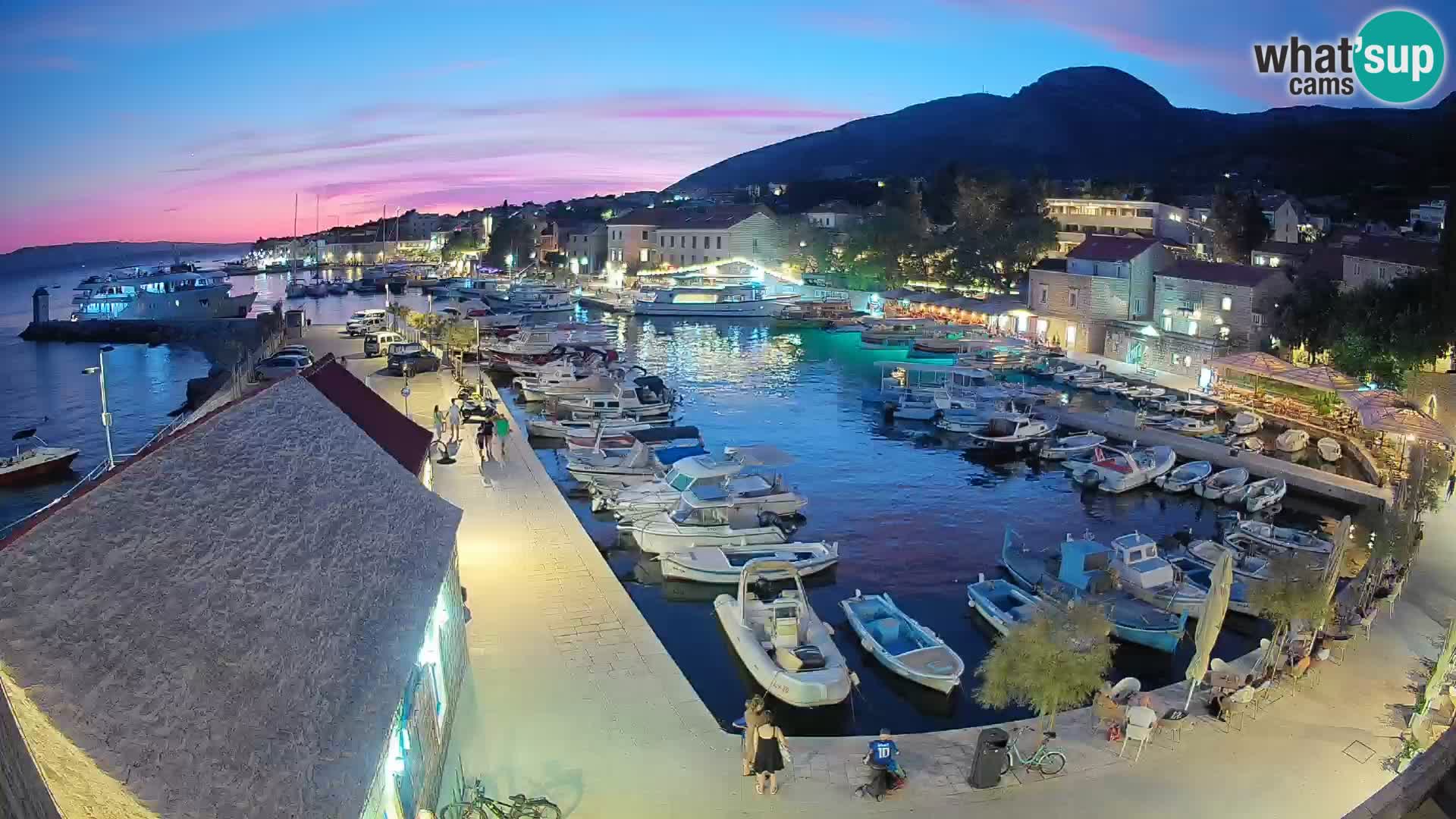 Webcam Bol Hafen – Liveblick auf Bol Riva & Marina