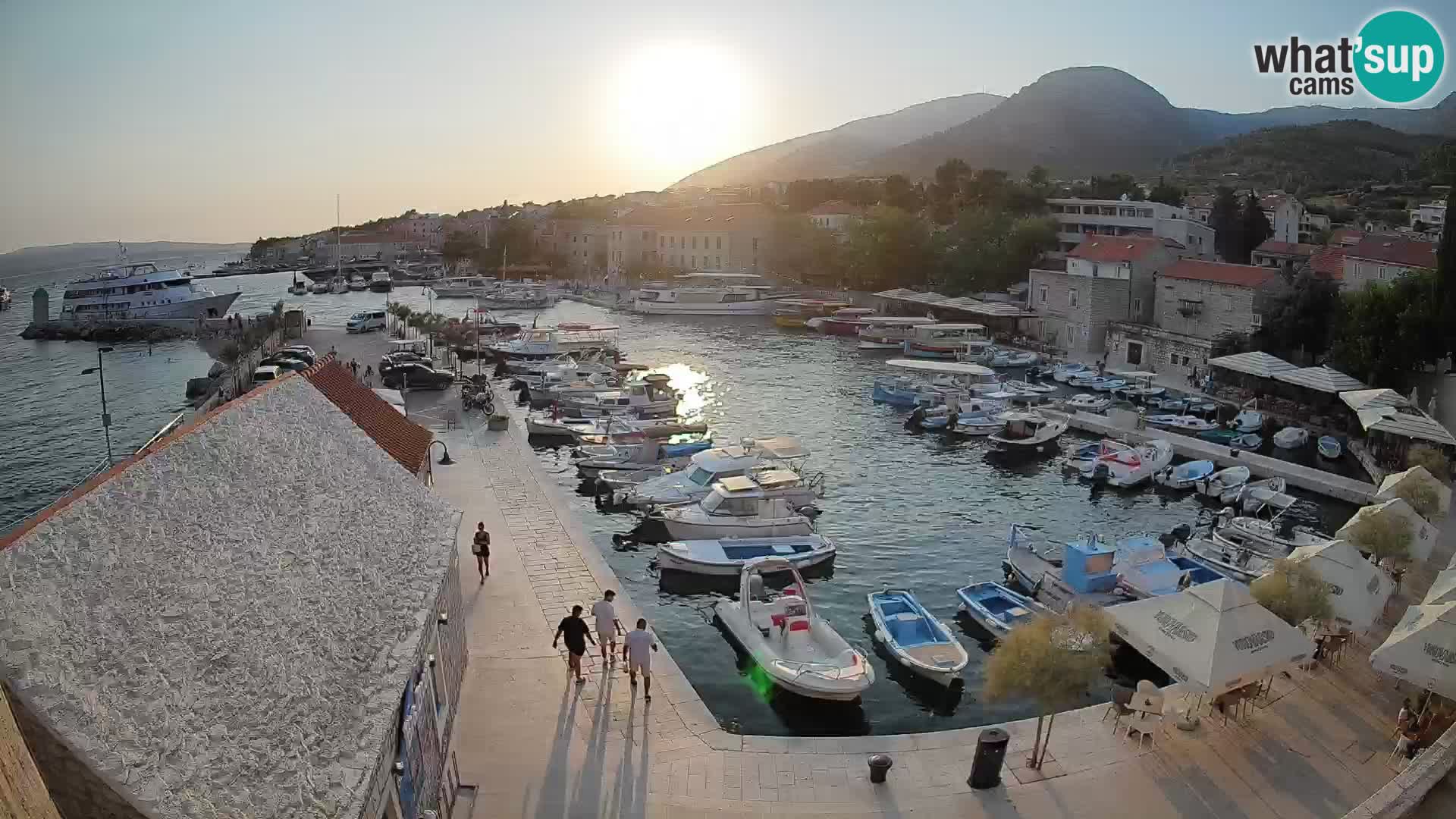 Webcam Bol Hafen – Liveblick auf Bol Riva & Marina