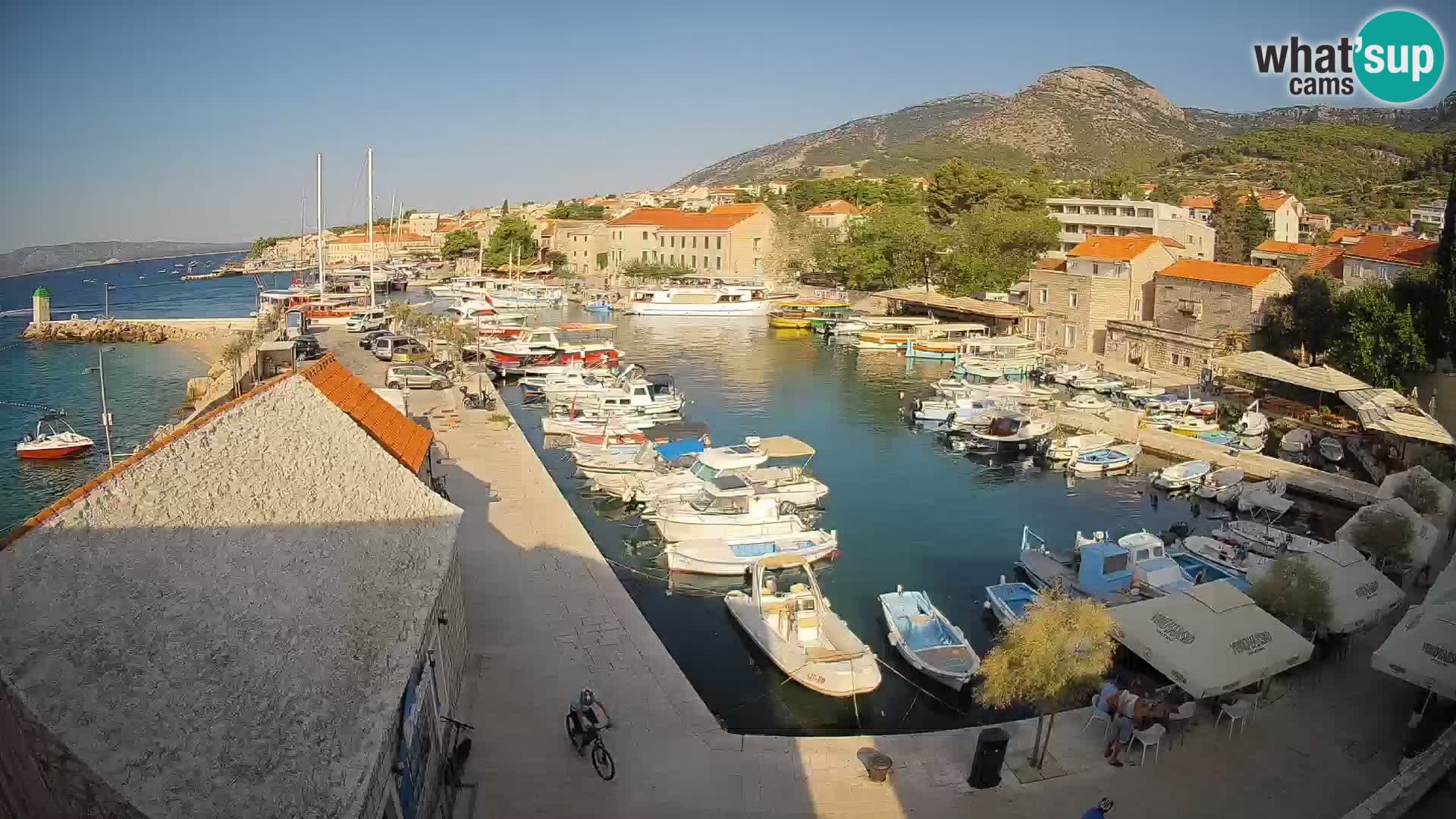 Webcam Bol Harbour – Live View of Bol Riva & Marina