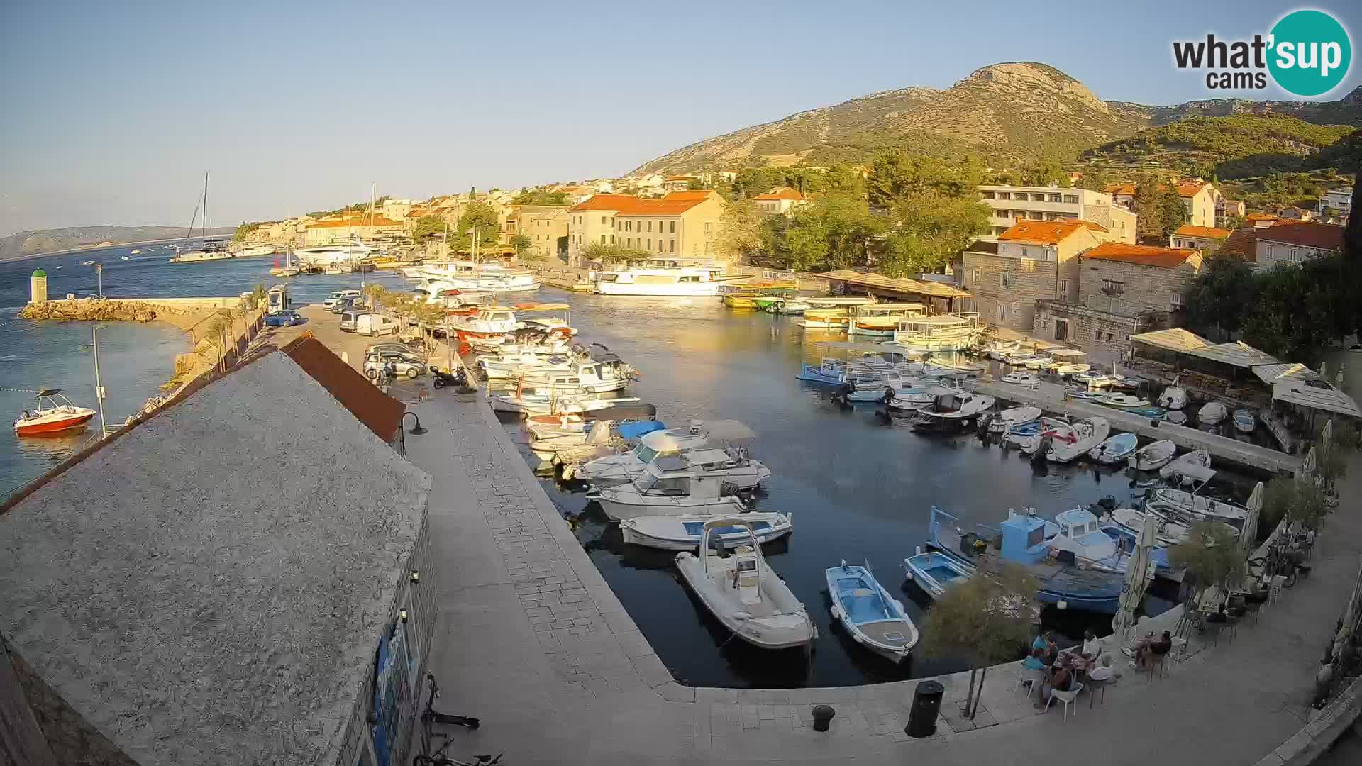 Webcam Bol Harbour – Live View of Bol Riva & Marina