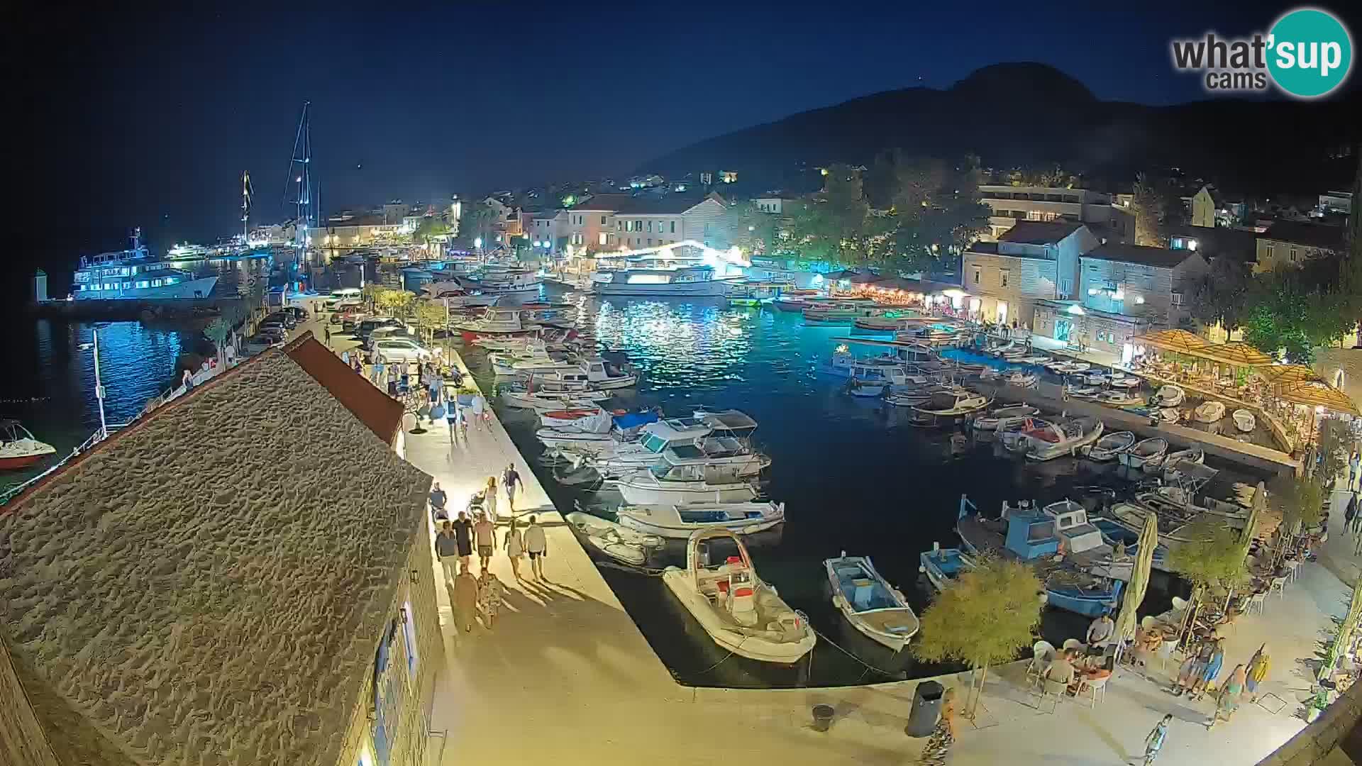 Webcam porto di Bol – Vista live sulla Riva e Marina
