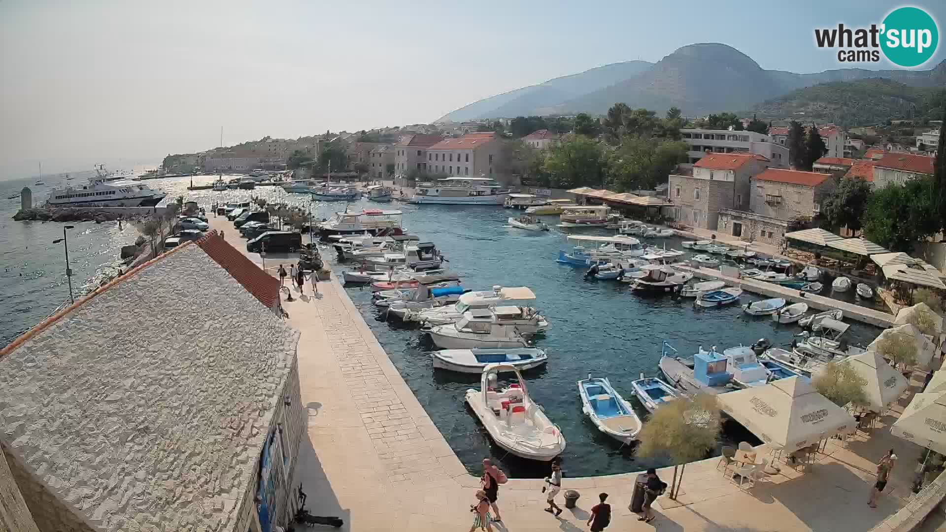 Webcam porto di Bol – Vista live sulla Riva e Marina