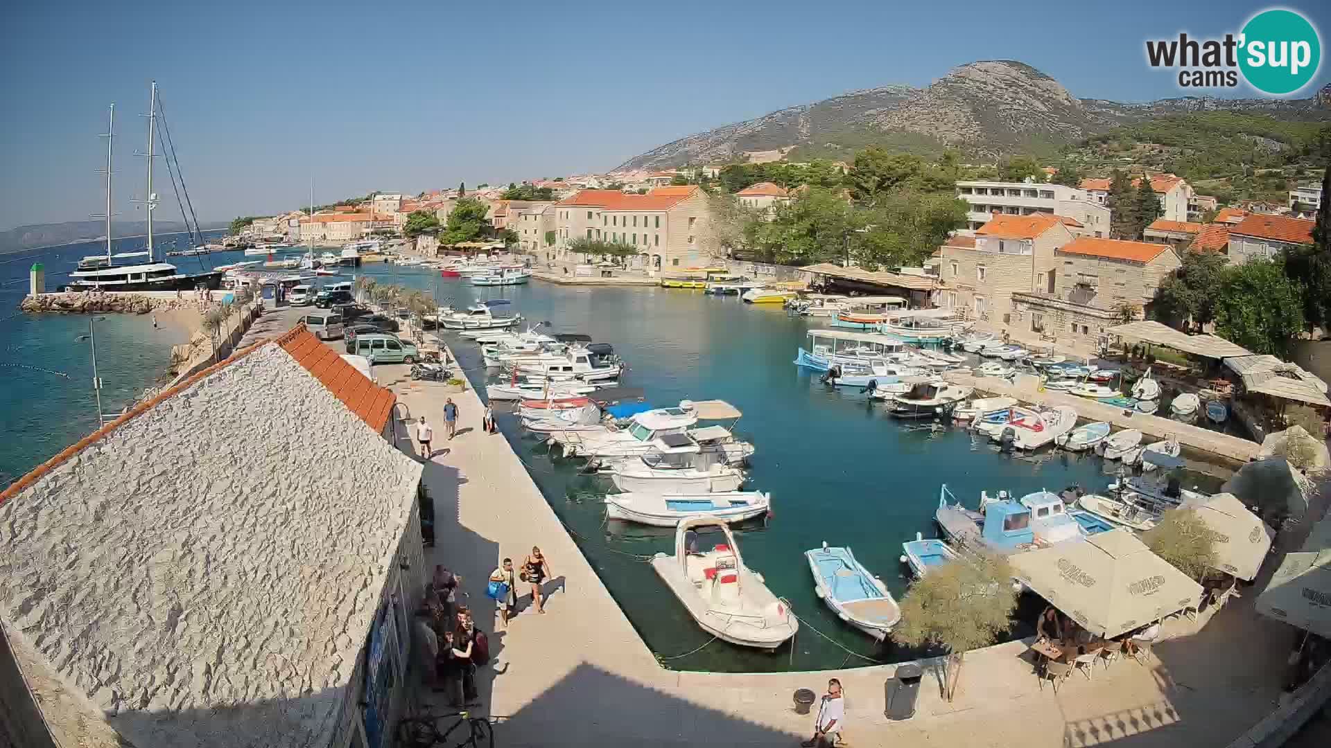 Webcam porto di Bol – Vista live sulla Riva e Marina