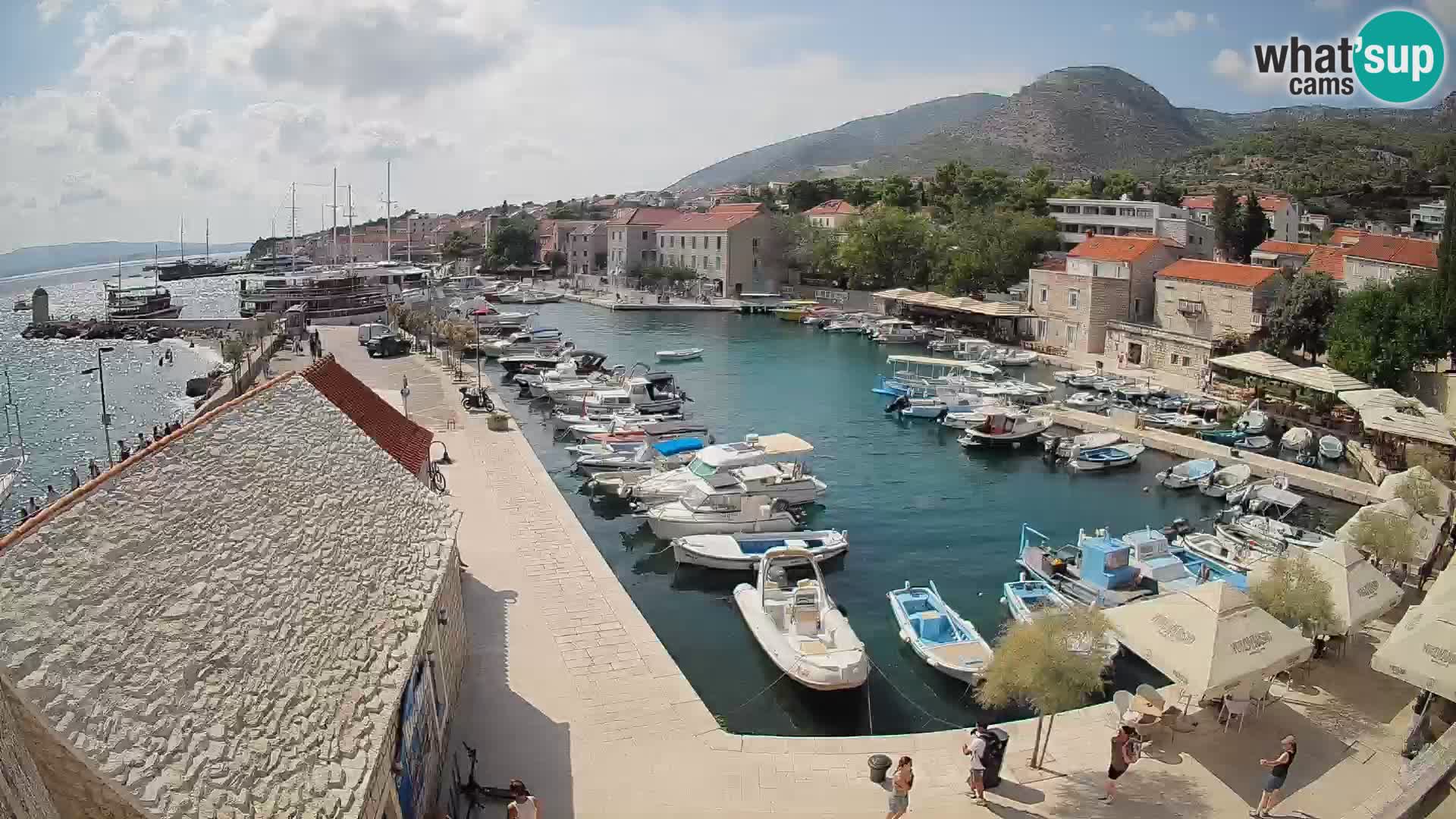 Webcam Bol Hafen – Liveblick auf Bol Riva & Marina