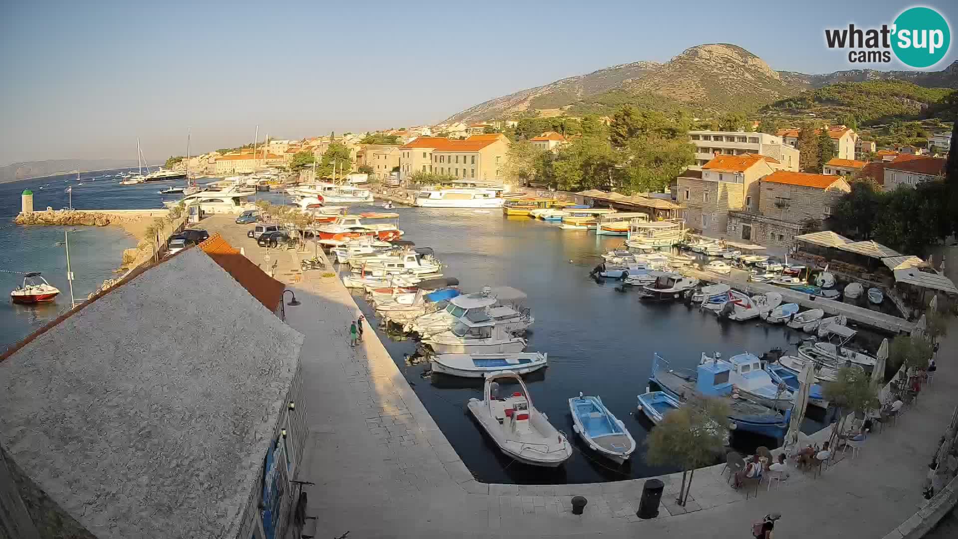 Webcam Bol Hafen – Liveblick auf Bol Riva & Marina