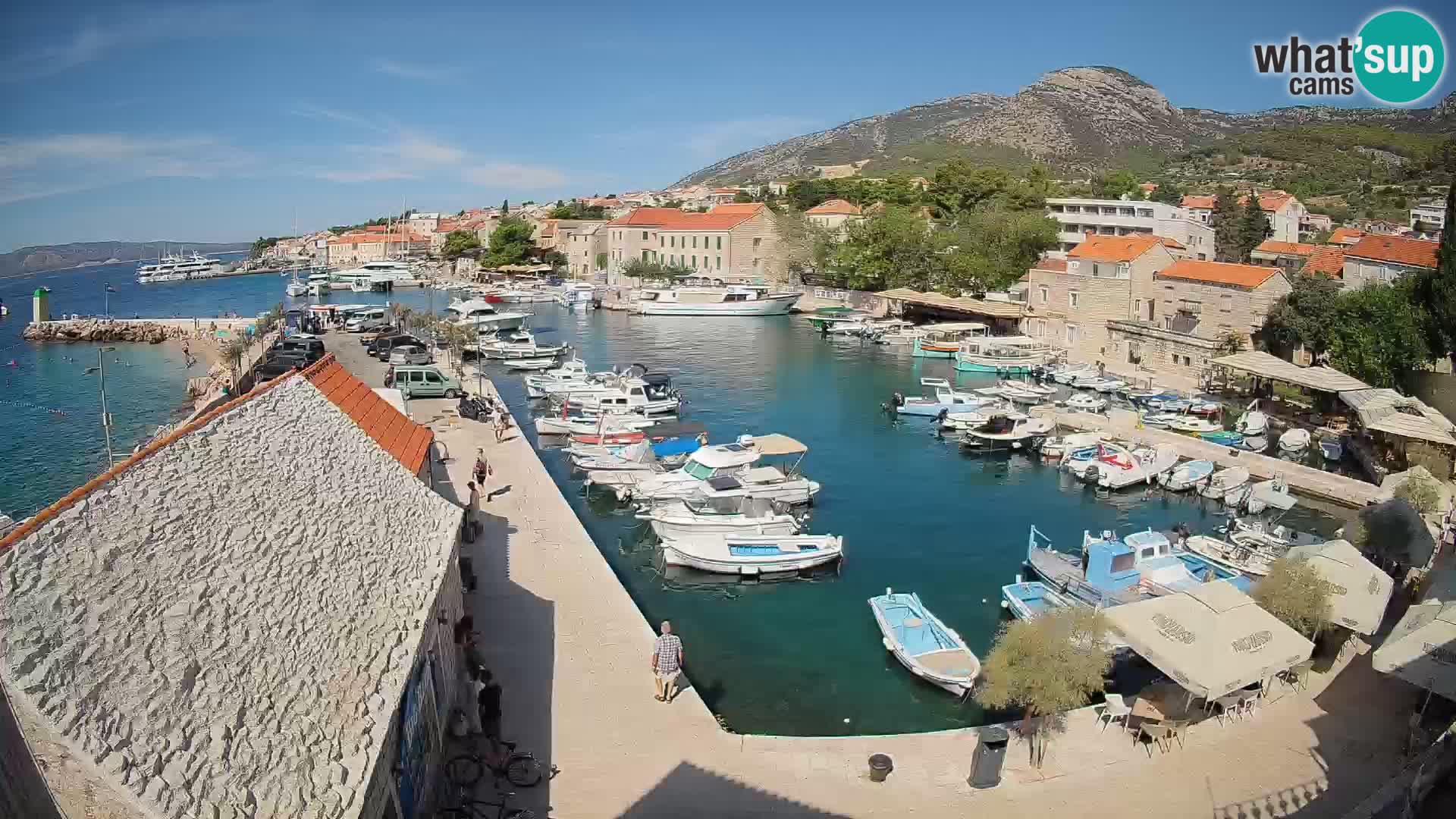 Webcam porto di Bol – Vista live sulla Riva e Marina