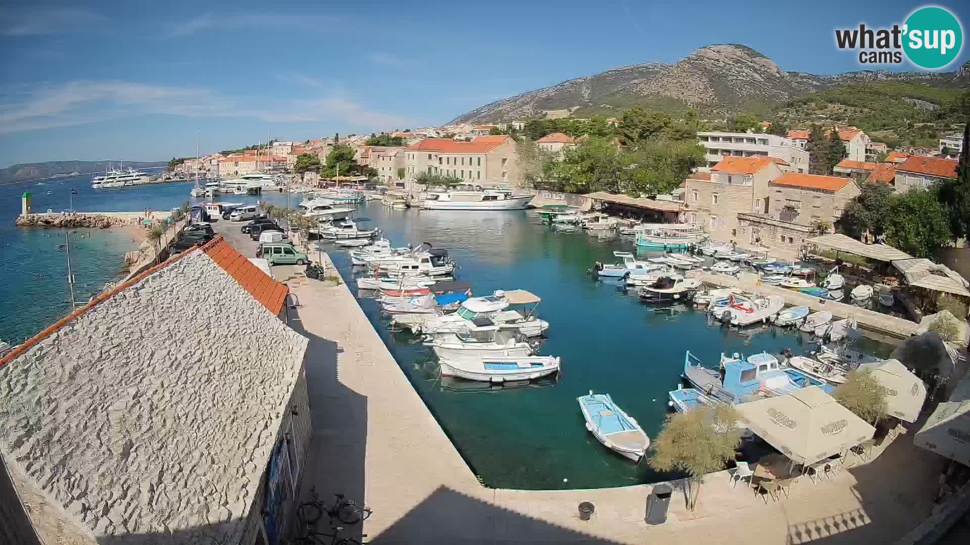 Webcam Bol Hafen – Liveblick auf Bol Riva & Marina