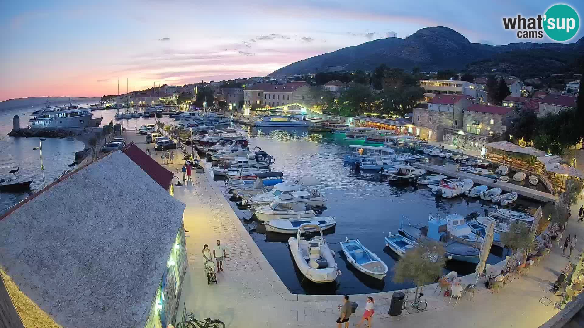 Webcam Bol Hafen – Liveblick auf Bol Riva & Marina