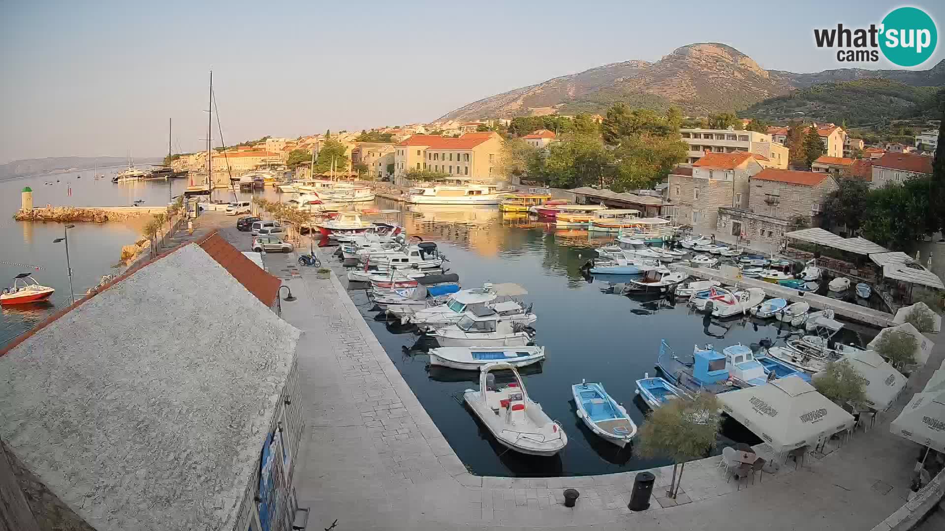 Webcam Bol Hafen – Liveblick auf Bol Riva & Marina