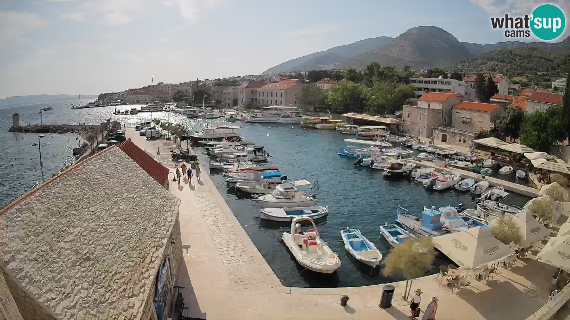 Webcam Bol Hafen – Liveblick auf Bol Riva & Marina