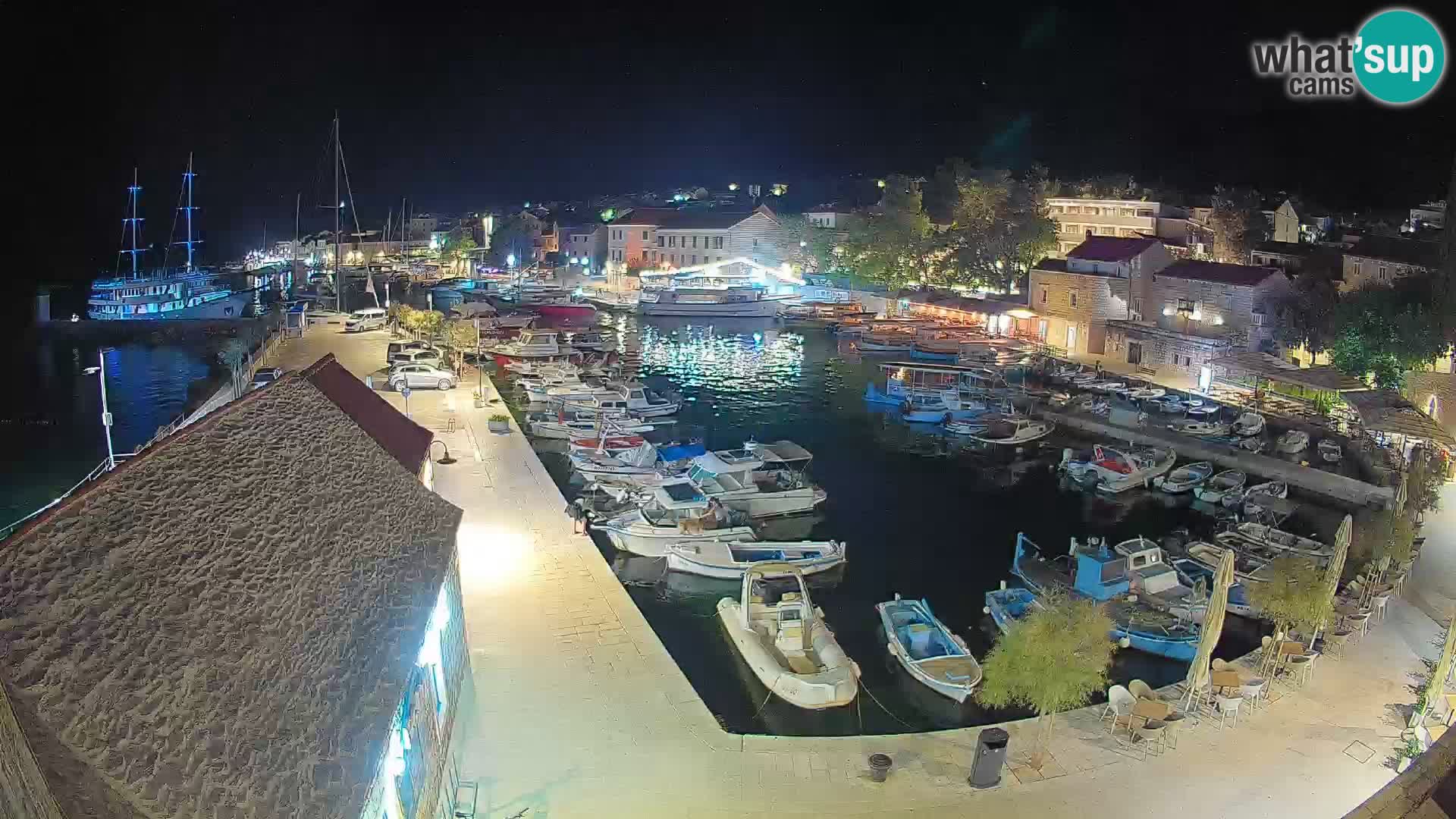 Webcam Bol Hafen – Liveblick auf Bol Riva & Marina