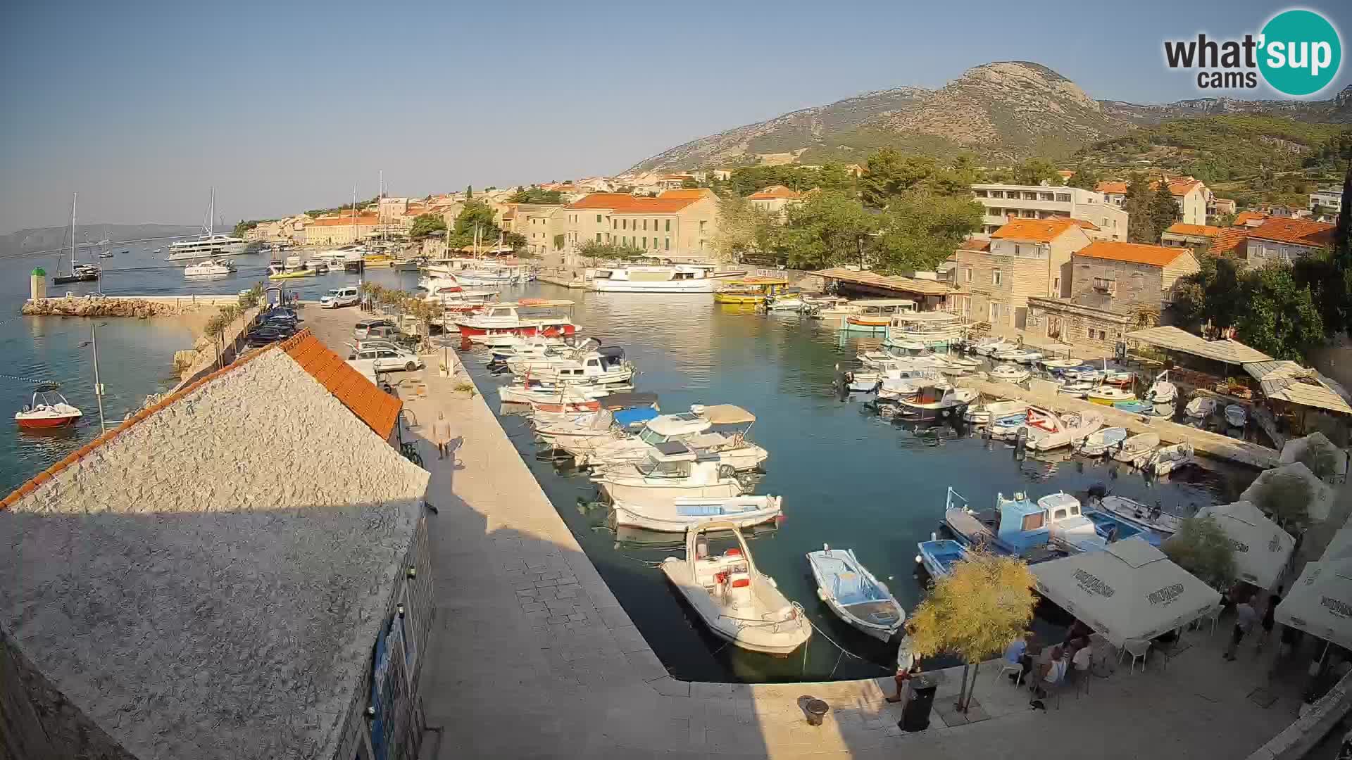Webcam Bol Hafen – Liveblick auf Bol Riva & Marina