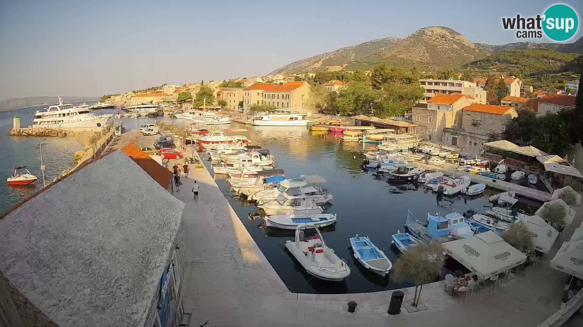 Webcam Bol Harbour – Live View of Bol Riva & Marina