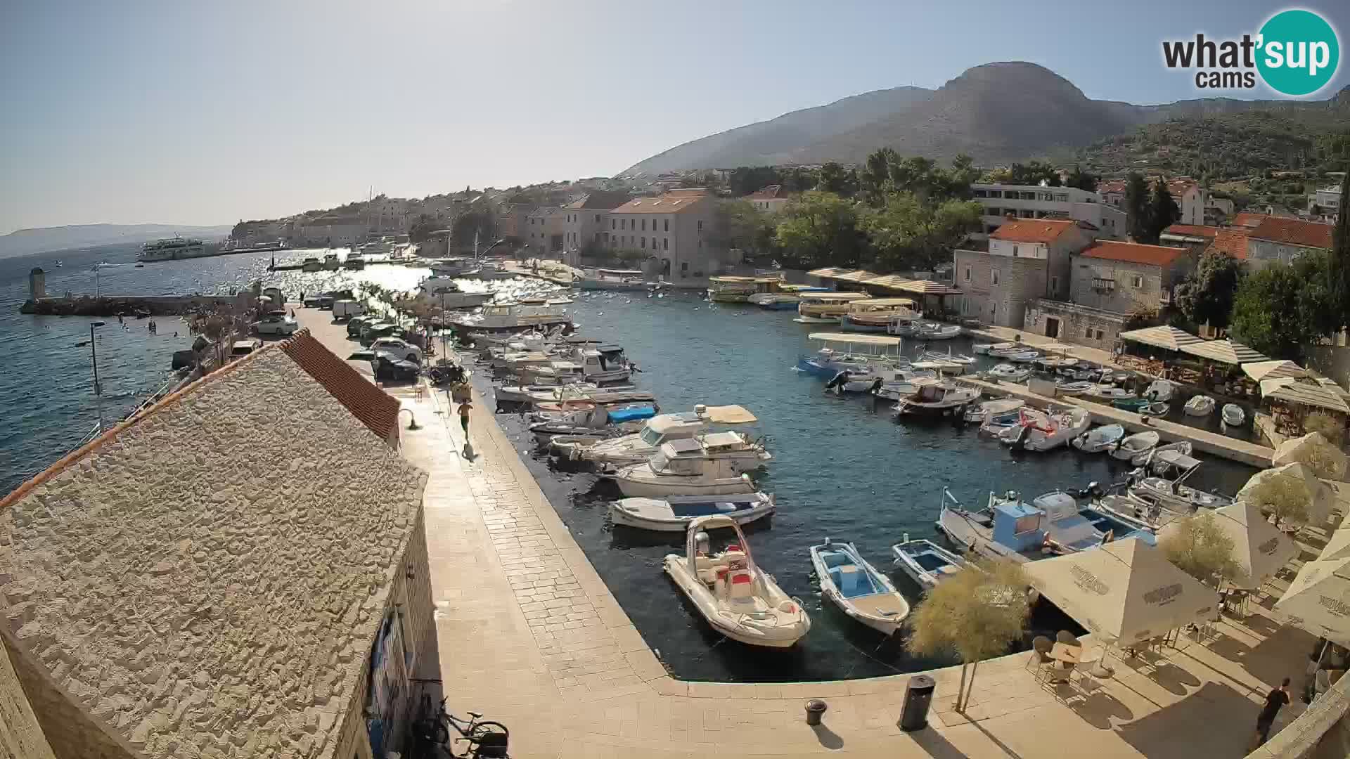 Webcam porto di Bol – Vista live sulla Riva e Marina