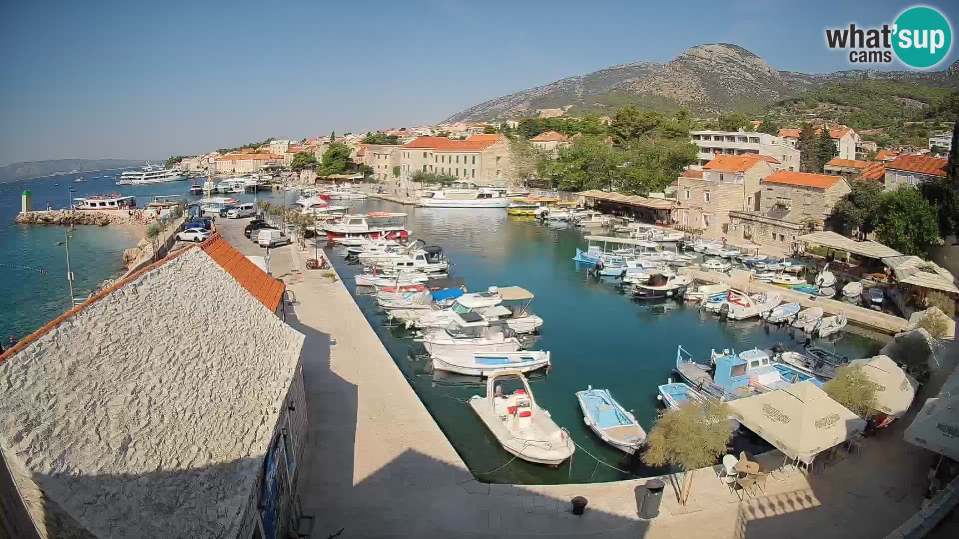 Webcam porto di Bol – Vista live sulla Riva e Marina