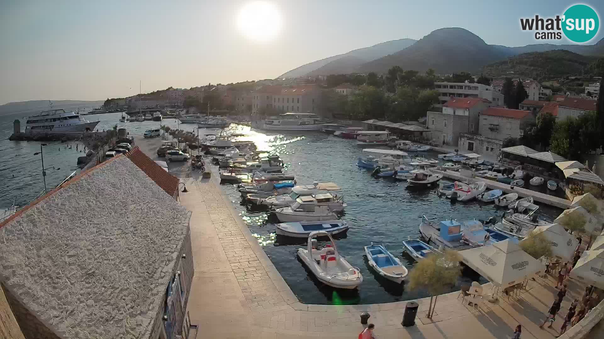 Webcam Bol Hafen – Liveblick auf Bol Riva & Marina