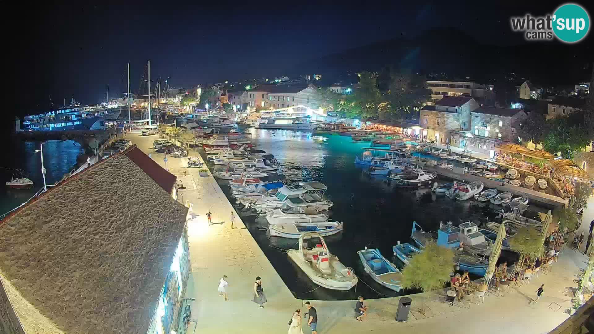 Webcam Bol Hafen – Liveblick auf Bol Riva & Marina