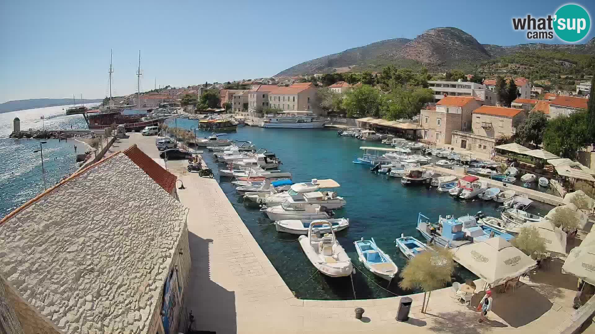 Webcam Bol Hafen – Liveblick auf Bol Riva & Marina