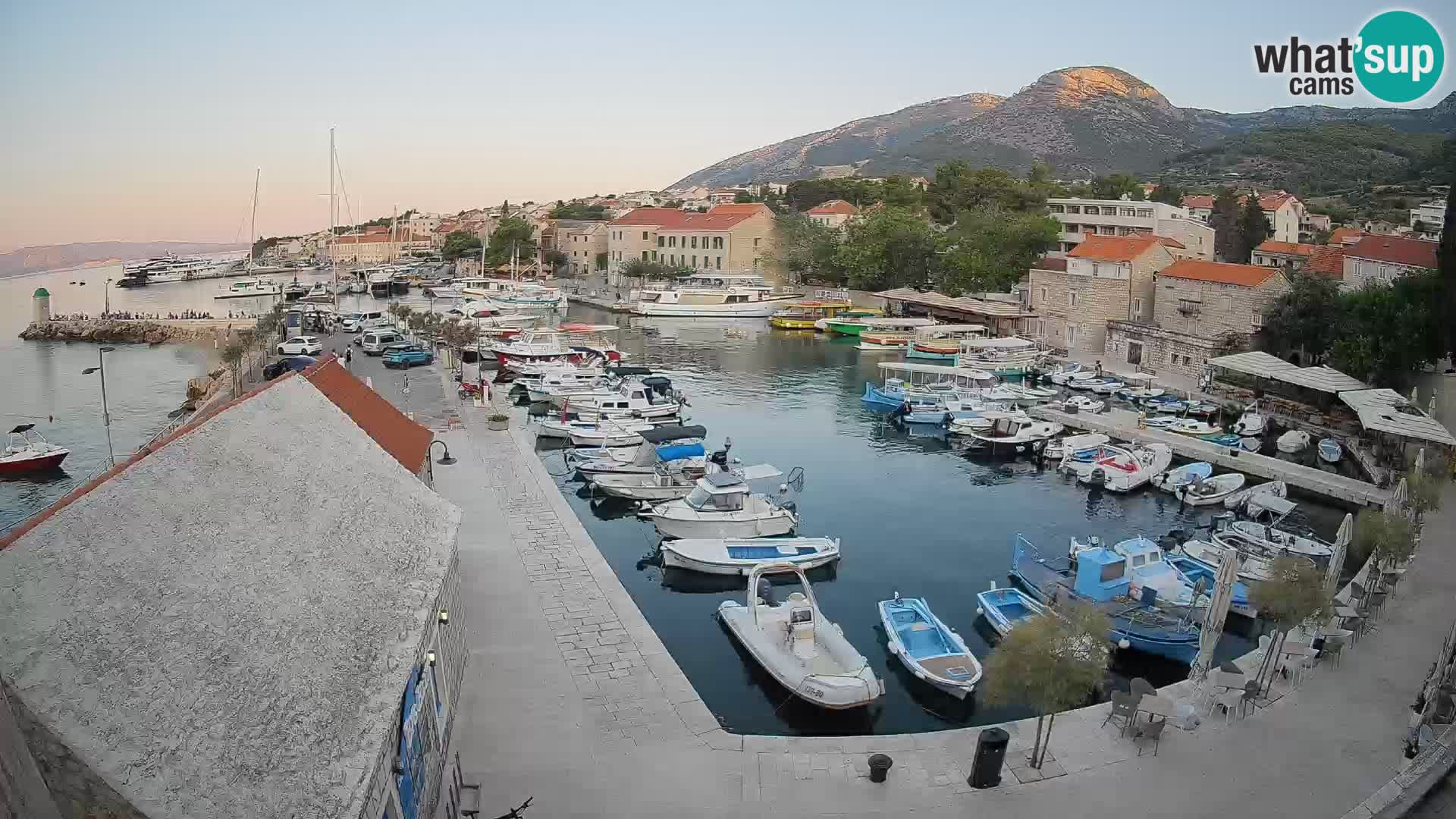 Webcam Bol Hafen – Liveblick auf Bol Riva & Marina