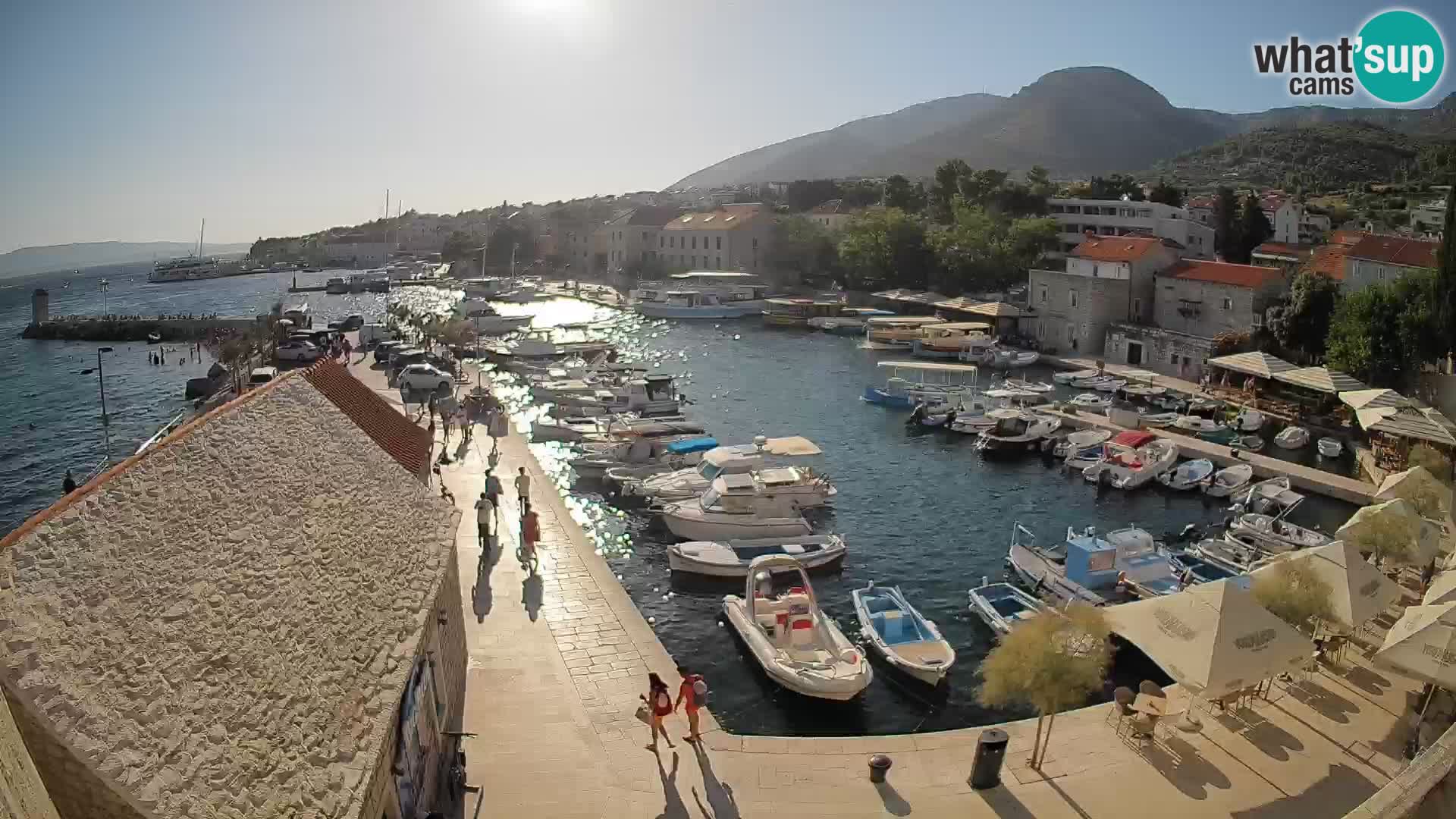 Webcam Bol Hafen – Liveblick auf Bol Riva & Marina