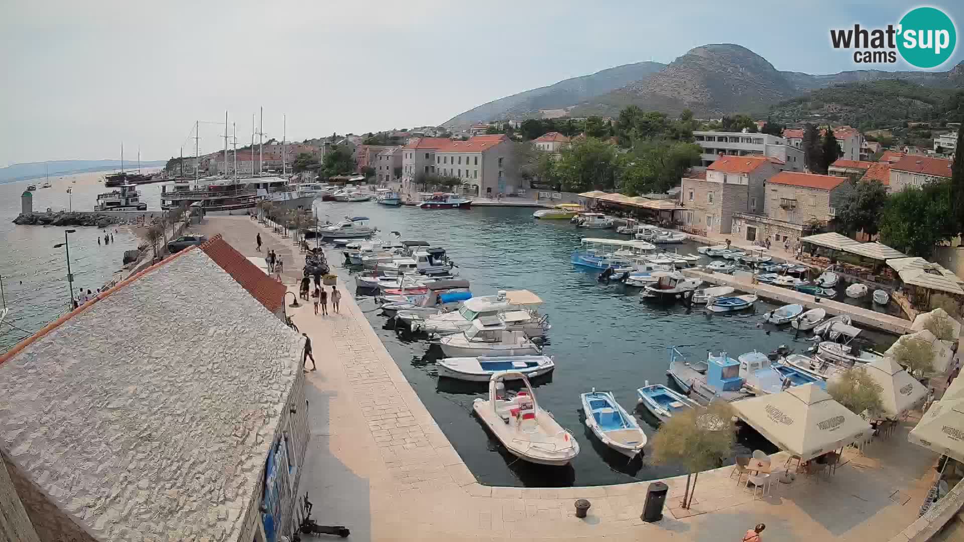 Webcam Bol Hafen – Liveblick auf Bol Riva & Marina