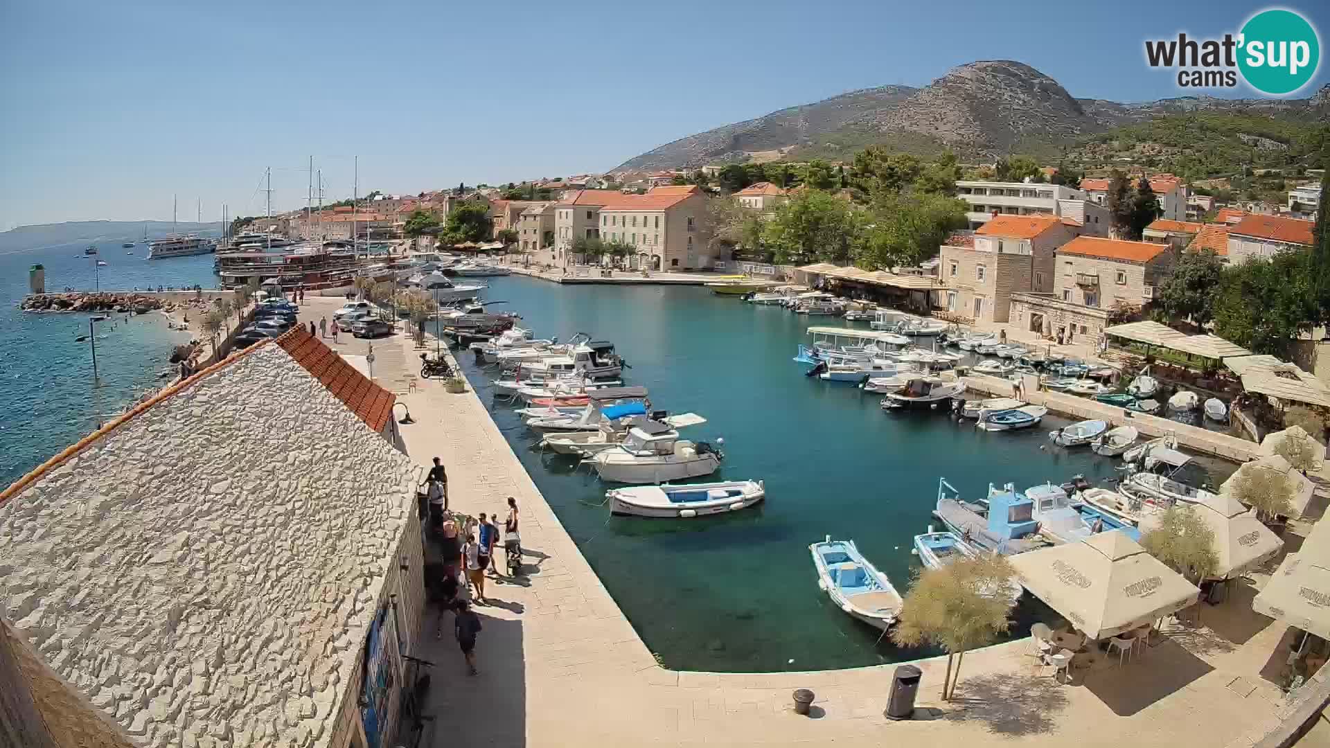 Webcam porto di Bol – Vista live sulla Riva e Marina