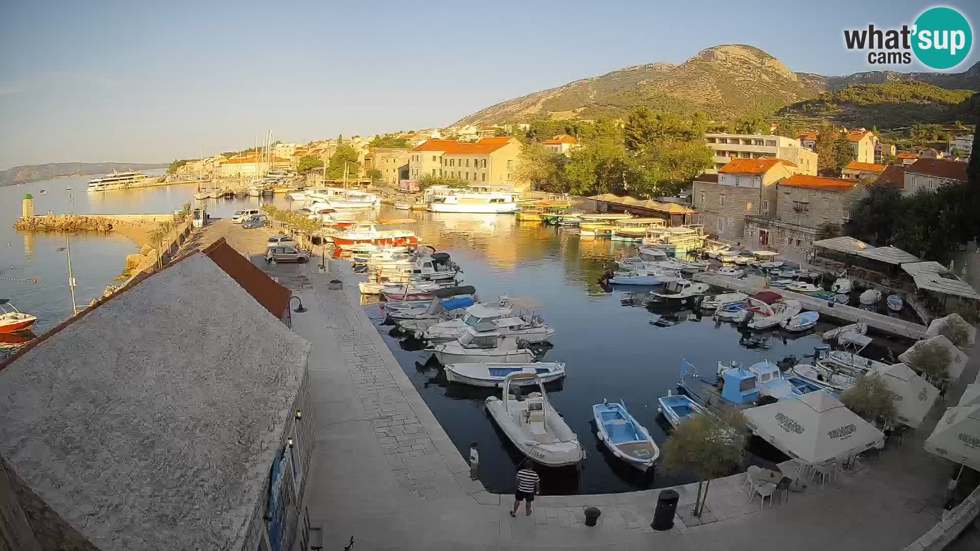 Webcam Bol Harbour – Live View of Bol Riva & Marina
