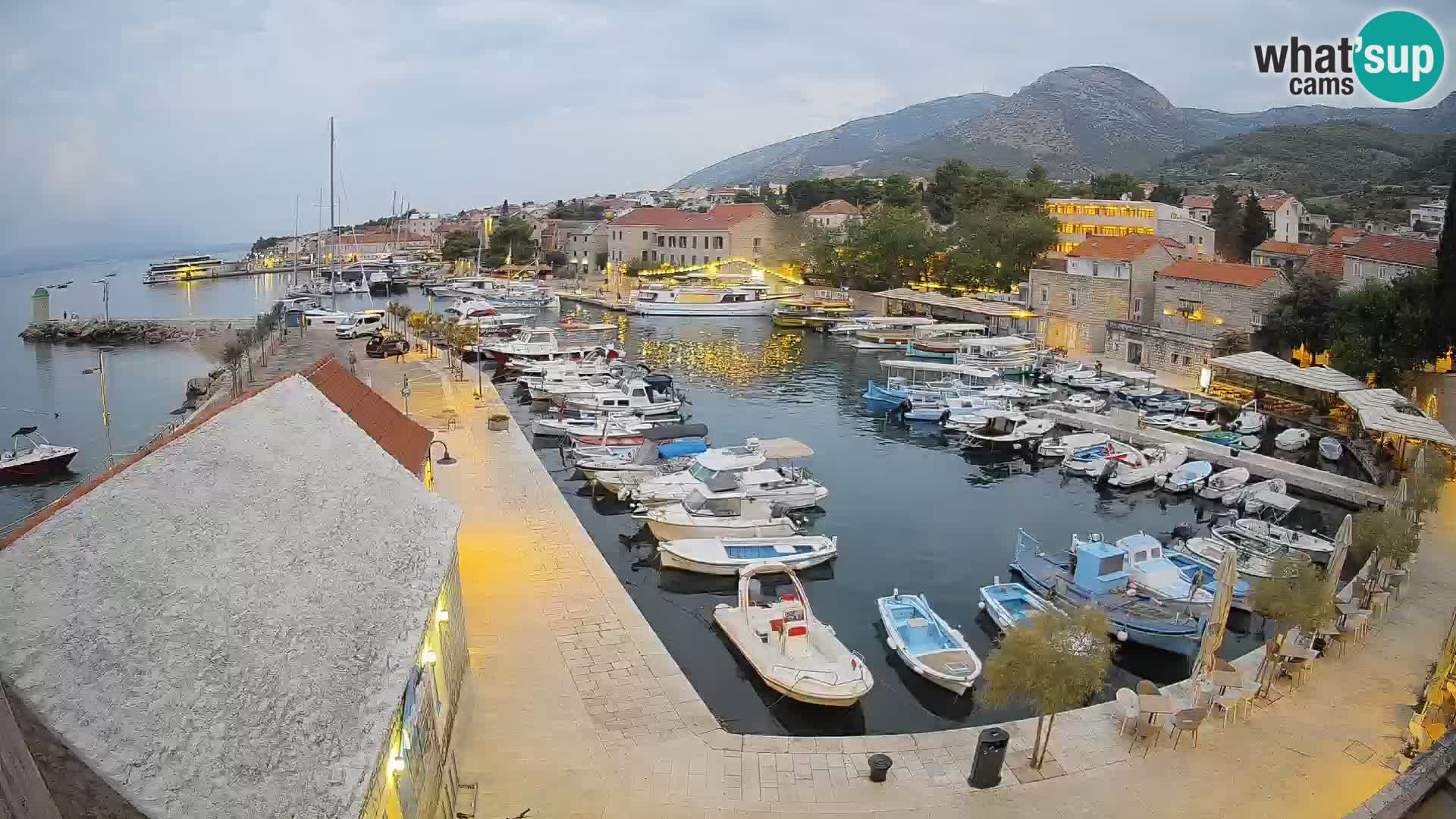 Webcam Bol Harbour – Live View of Bol Riva & Marina