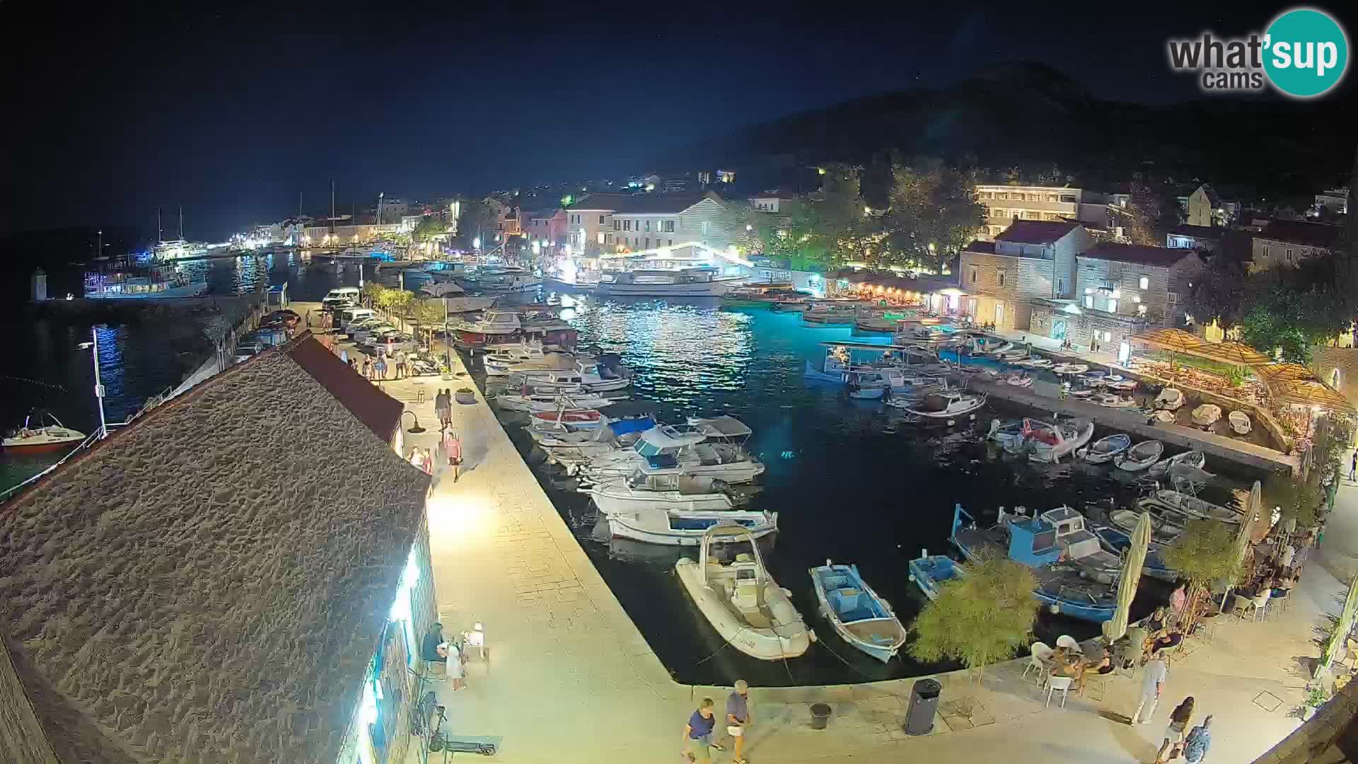 Webcam porto di Bol – Vista live sulla Riva e Marina