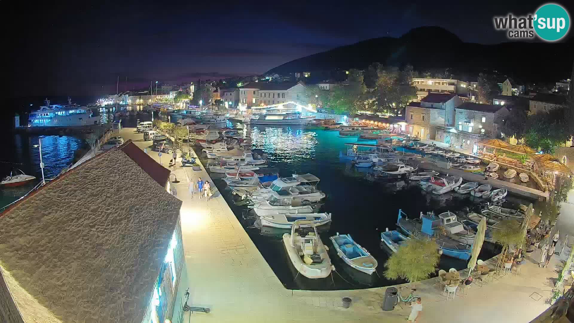 Webcam Bol Hafen – Liveblick auf Bol Riva & Marina