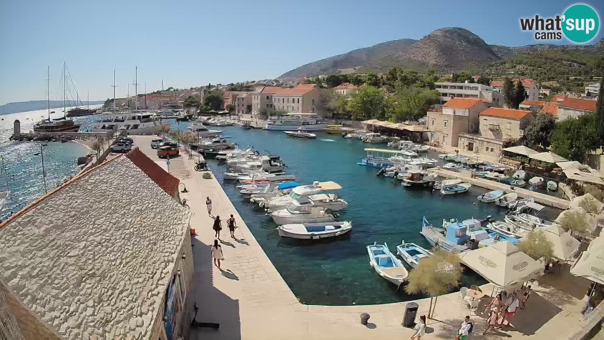 Webcam Bol Hafen – Liveblick auf Bol Riva & Marina