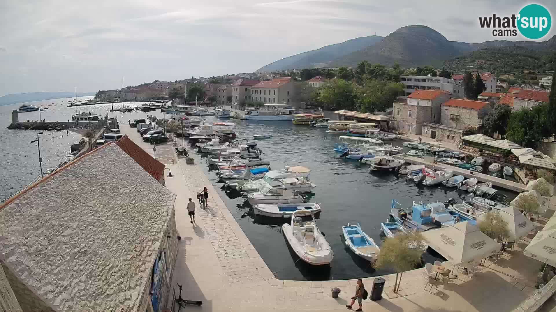 Webcam porto di Bol – Vista live sulla Riva e Marina