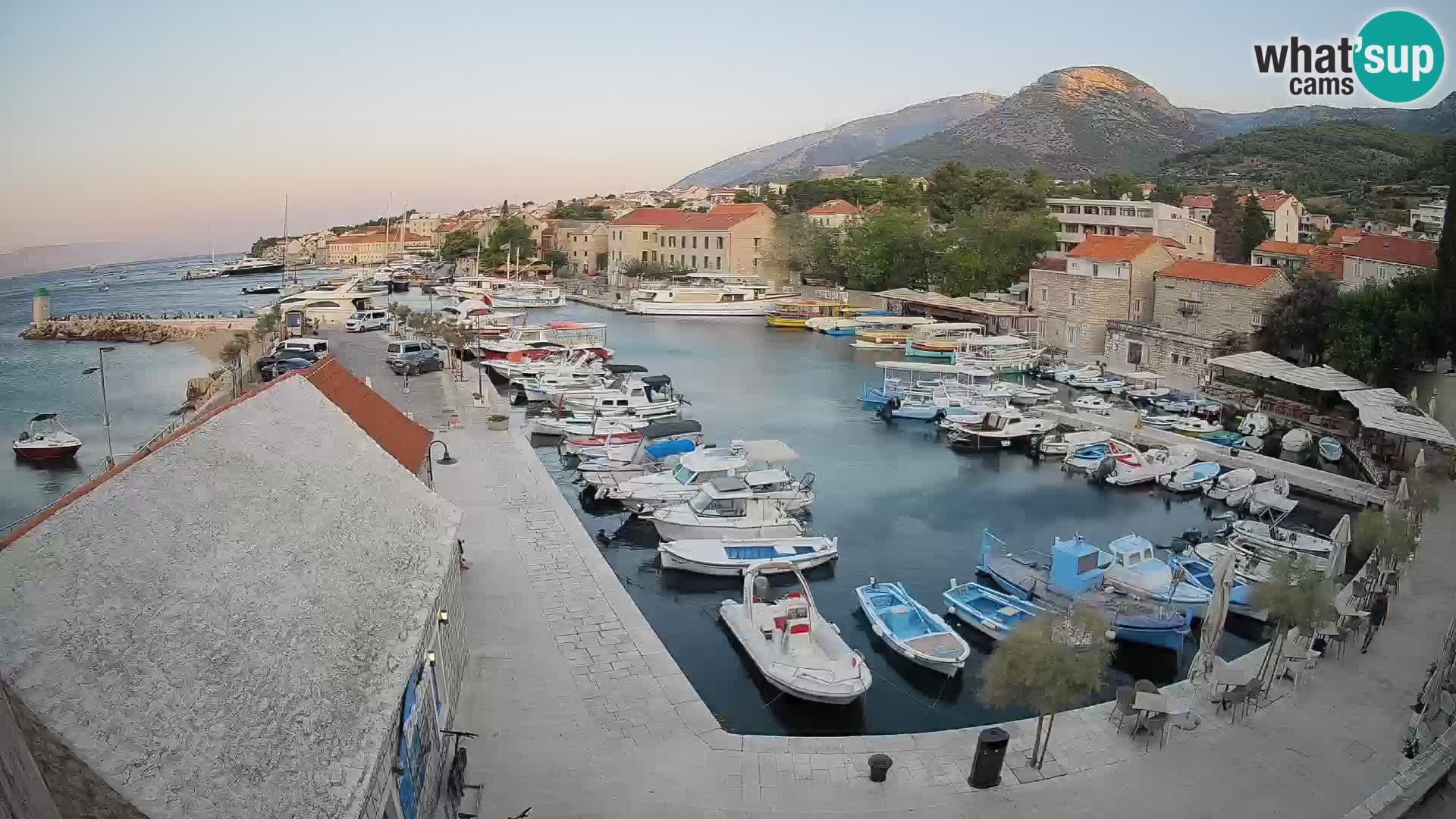 Webcam Bol Harbour – Live View of Bol Riva & Marina