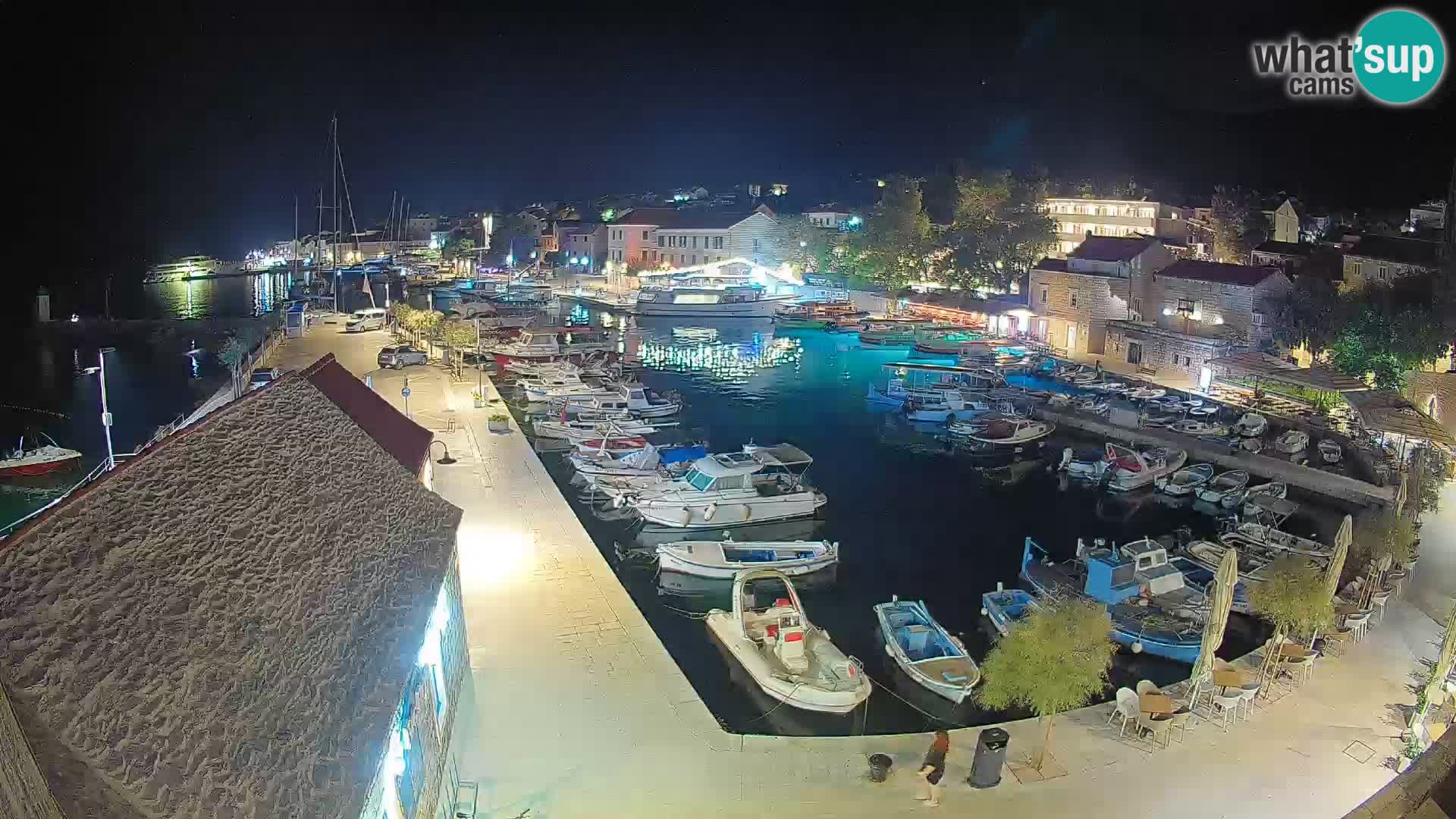 Webcam porto di Bol – Vista live sulla Riva e Marina