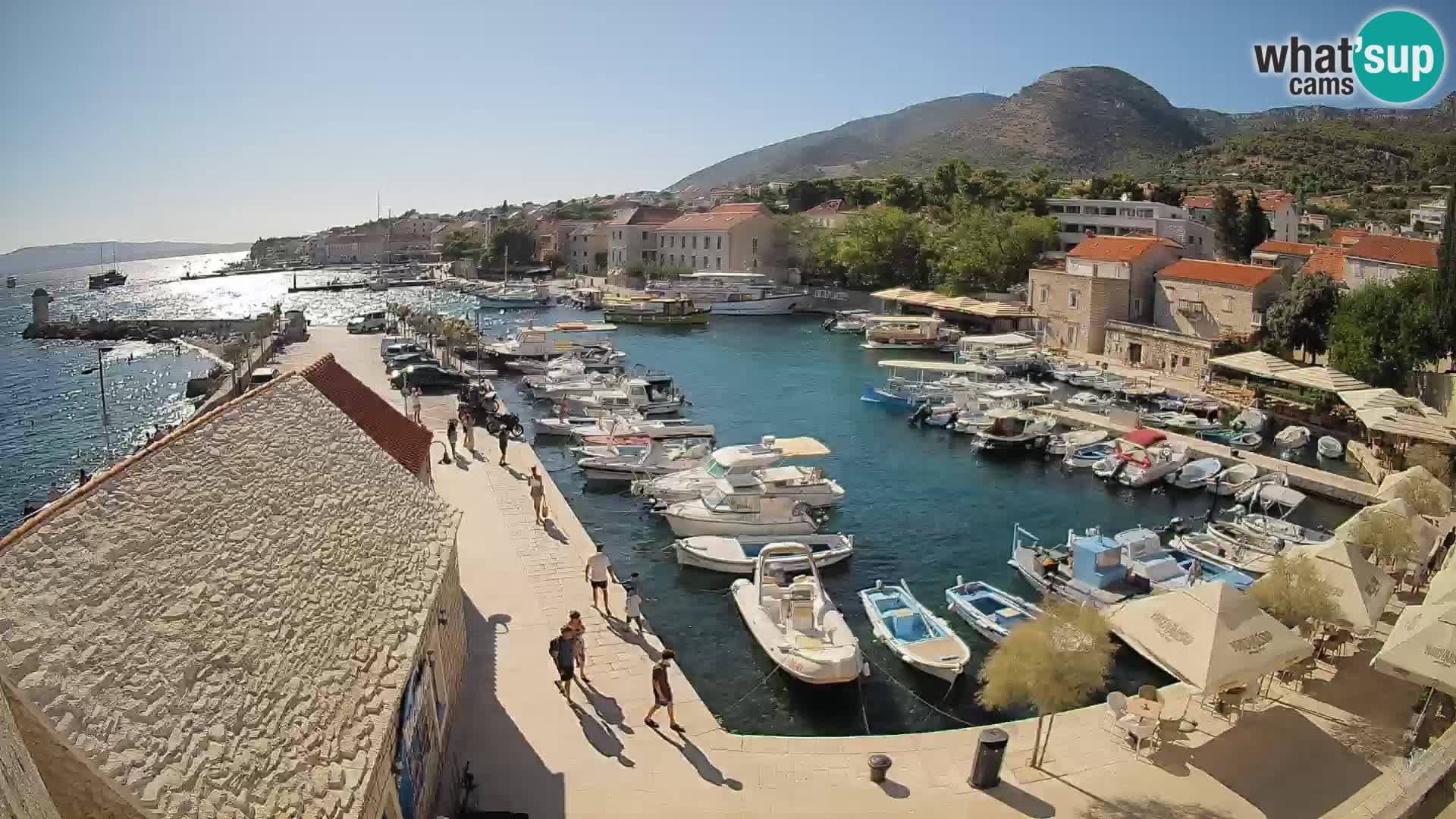 Webcam porto di Bol – Vista live sulla Riva e Marina