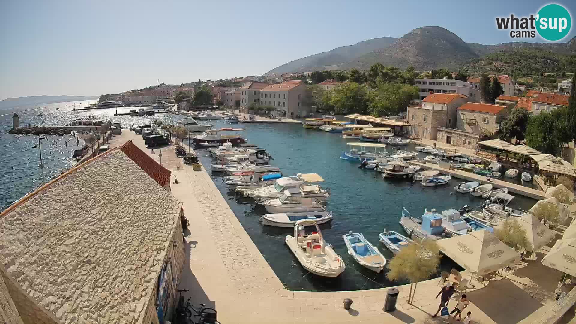 Webcam Bol Hafen – Liveblick auf Bol Riva & Marina