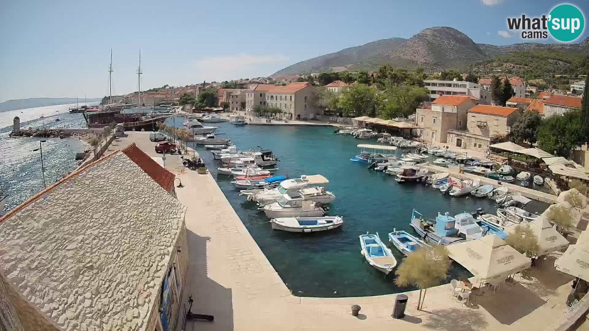 Webcam Bol Harbour – Live View of Bol Riva & Marina