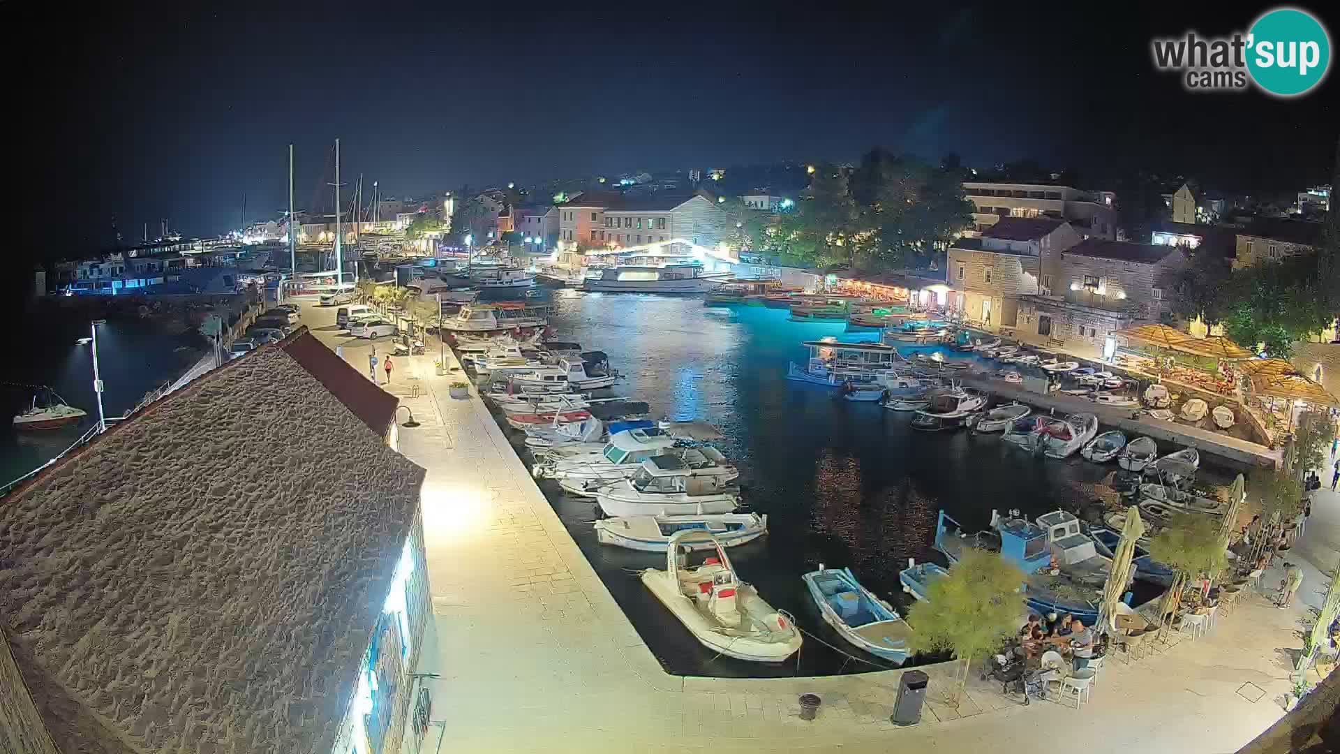 Webcam porto di Bol – Vista live sulla Riva e Marina